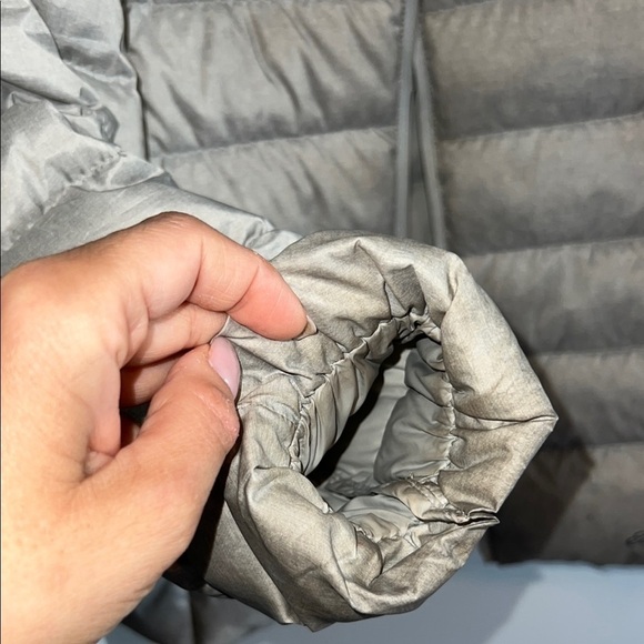 Gray Puffer Jacket - Eddie Bauer - Picture 4 of 13